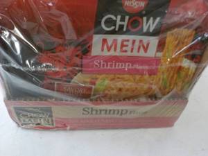 lot 469 image: 8 Chow Mean Shrimp Flavor Meals best date 082023