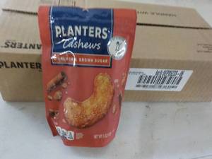 lot 476 image: 12 x 5 oz Bags Planters Cashews Cinnamon and Brown Sugar best date 092023