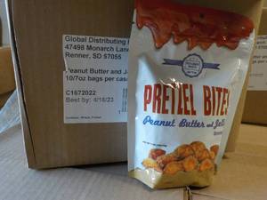 lot 492 image: 10 x 7 oz Bags Pretzel Bites Peanut Butter and Jelly Best By 04162023