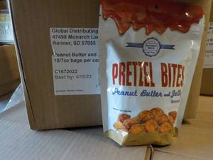 lot 495 image: 10 x 7 oz Bags Pretzel Bites Peanut Butter and Jelly Best By 04162023