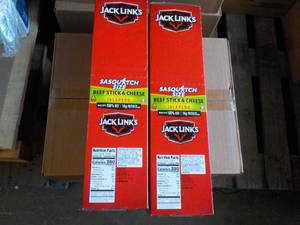 lot 531 image: 2 Boxes 12 each Jack Links Sasquatch Size Beef Stick and Cheese Jalapenos