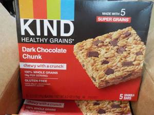 lot 545 image: 8 Kind Dark Chocolate Chunk Granola Bars - 40 total