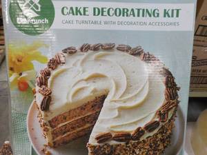 lot 546 image: Eco Krunch Cake Decorating Kit...