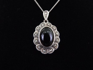lot 11 image: .925 Sterling Silver Art Nouveau Onyx Cabochon Pendant Necklace