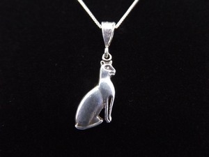 lot 13 image: .925 Sterling Silver Cat Pendant Necklace