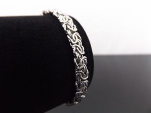 lot 20 image: NEW .925 Sterling Silver Byzantine Link Bolo Bracelet