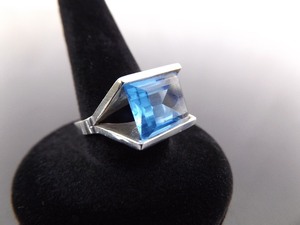 lot 23 image: .925 Sterling Silver Emerald Cut Topaz Crystal Ring Size 6.5