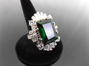 lot 33 image: .925 Sterling Silver Emerald Crystal Ring Size 7.5