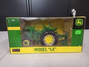 lot 1 image: John Deere 1942 Model LA With L-12 Cultivator 116 Model