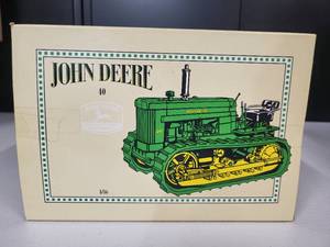 lot 13 image: John Deere 40 Crawler 116