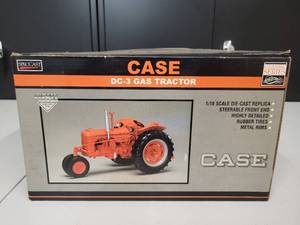 lot 21 image: Case Highly Detailed DC-3 Gas Tractor 116
