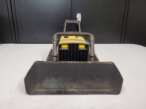 lot 40 image: Tonka Bull Dozer