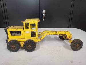 lot 36 image: Tonka Grader