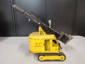 lot 37 image: Tonka Shovel