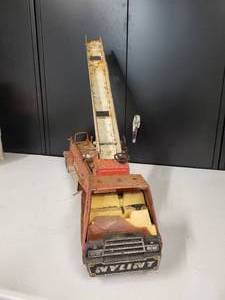 lot 39 image: Nylint Aerial Lift trucktrailer