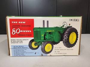 lot 44 image: John Deere Model 80 Diesel 116 Scale