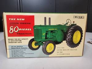 lot 45 image: John Deere Model 80 Diesel 116 Scale