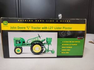 lot 46 image: John Deere L Tractor with L27 Lister Planter 116 Scale
