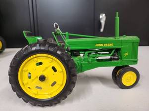 lot 52 image: John Deere Model 50 Tractor 116 Scale