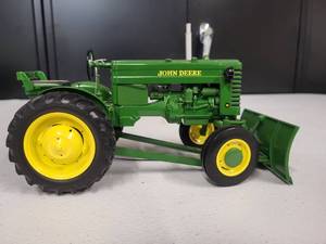 lot 68 image: John Deere Model M Tractor with Blade 116 Scale