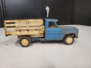 lot 78 image: Dump Bed Pickup, Brand Unknown
