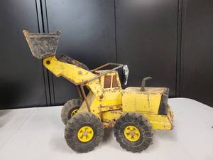 lot 79 image: Tonka Pay Loader