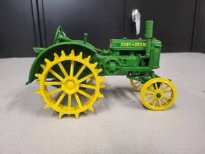 lot 97 image: John Deere General Purpose Tractor 116 Scale