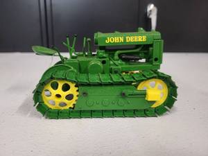 lot 118 image: John Deere Crawler 116 Scale