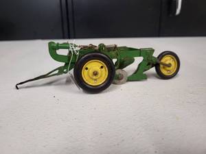 lot 119 image: John Deere 2 Bottom Plow