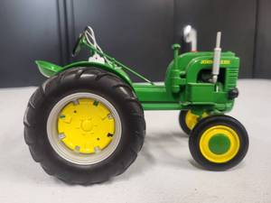lot 144 image: John Deere Model Unknown Tractor 116 Scale