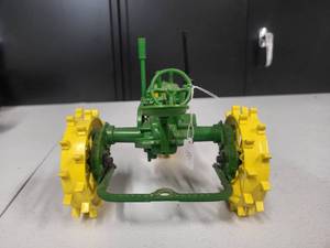 lot 159 image: John Deere General Purpose Wide Track Tractor 116 Scale