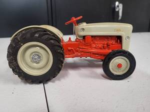 lot 166 image: Ford Model Unknown Tractor