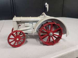 lot 178 image: Fordson Model Unknown Tractor