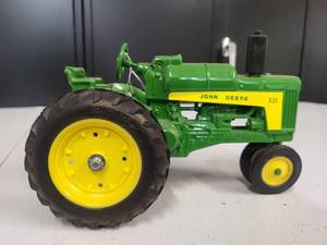 lot 190 image: John Deere Model 630 Tractor 116 Scale