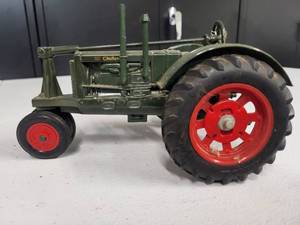 lot 202 image: Massey-Harris Challenger Tractor 116 Scale