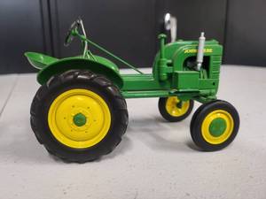 lot 206 image: John Deere Tractor Model Unknown