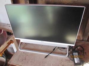 Dell Inspiron 27 All-in-One model 7720 Computer with original box