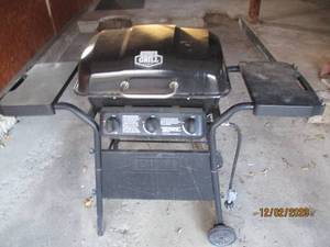 Expert Grill gas grill on wheels (no propane cylinder)