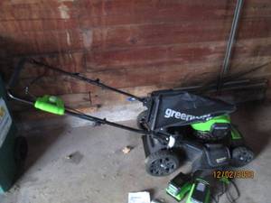Greenwood 40v cordless lawnmower with bagger, 2-batteries, 2-chargers and owners manual