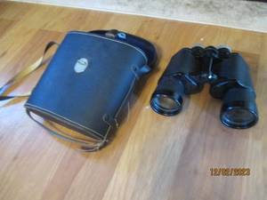 Tasco fully coated optics lightweight binoculars with 1000yd372ft field view. Comes with protective case