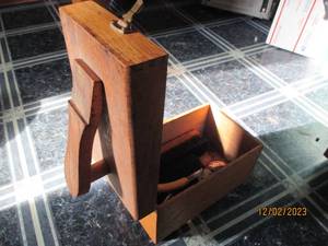 Esquire Shoe Valet box containing shoe care supplies