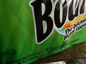 lot 40 image: Bounty Select-A-Size Paper Towels