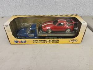 Mobil 1998 Collectors Toy Truck NIB