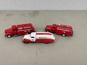 3 Mobil Oil Truck Banks