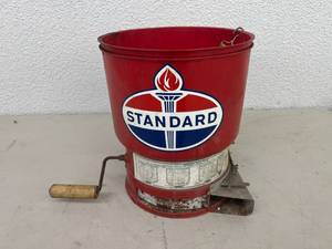 Vintage Standard Spreader