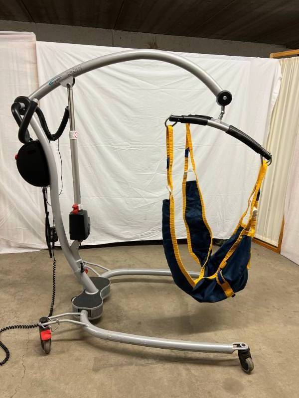 MSRP $3000 Danish Made Ergolet Sole Power Patient Lift 385lb Capacity WSling -Plugs Into Light Socket To Charge&nbspOne of the few power lifts that&nbspcomes apart in two pieces for easy transport Excellent Condition Reserve Is $500