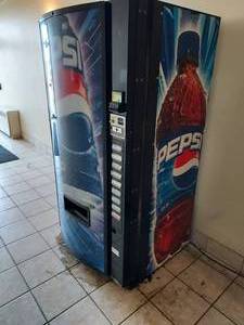 lot 60 image: Pepsi Machine