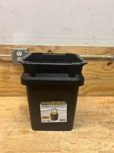 lot 78 image: TOUGH BOX Storage Container- 5 Gal