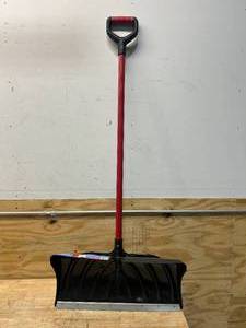 lot 40 image: SUNCAST 24 Snow Shovel