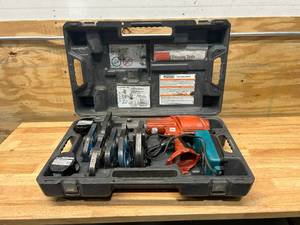 lot 89 image: RIDGID 320-E Press Tool with 2 Batteries, Charger and Case